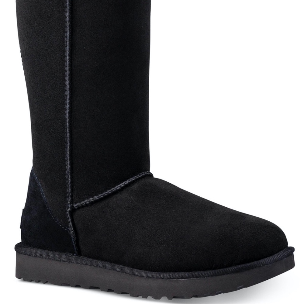 UGG Women' s classic II Tall boots size 10